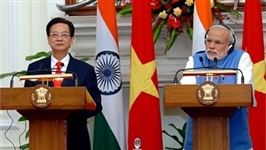 India pledges to back VN’s military modernization, security